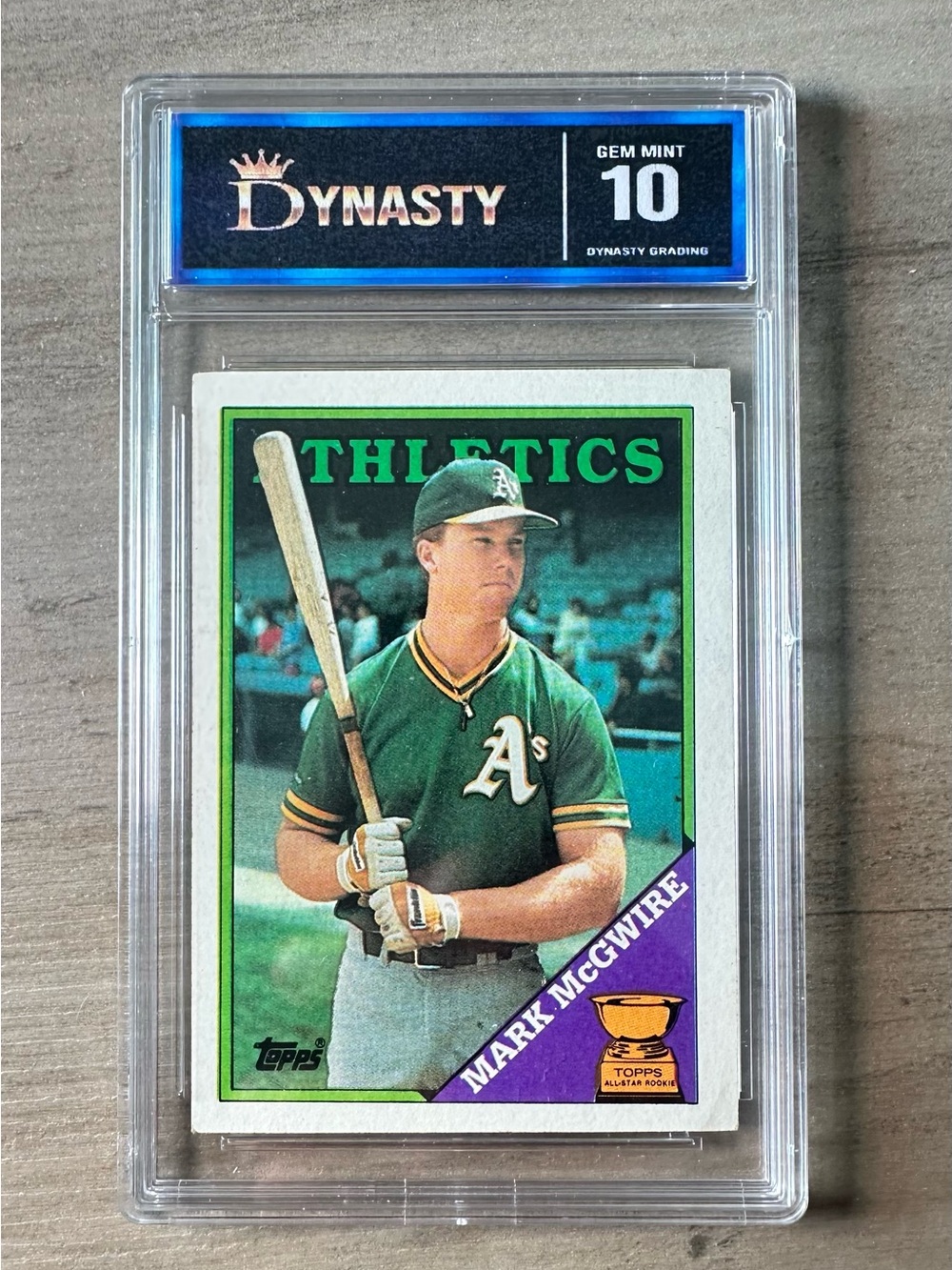 Mark McGwire Rookie 1988 Topps #580 Baseball Card. Oakland A’s.